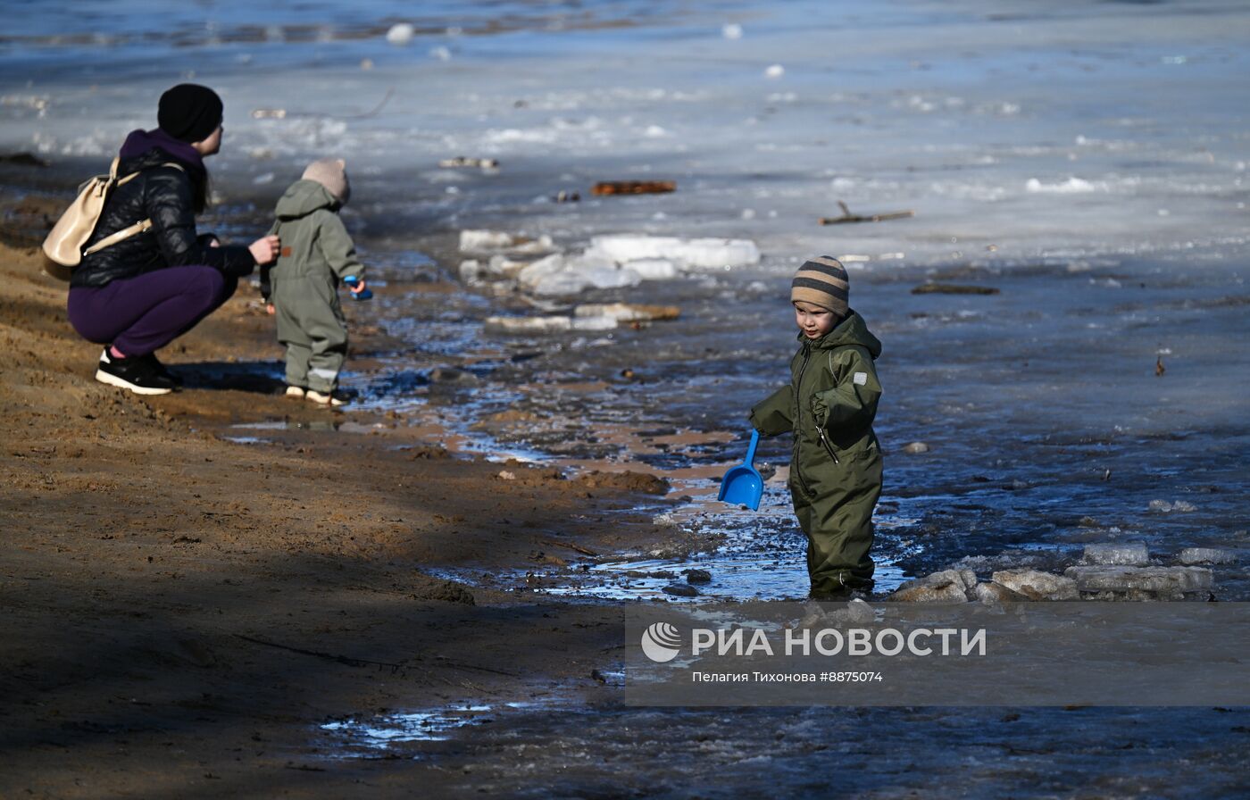 Весна в Москве