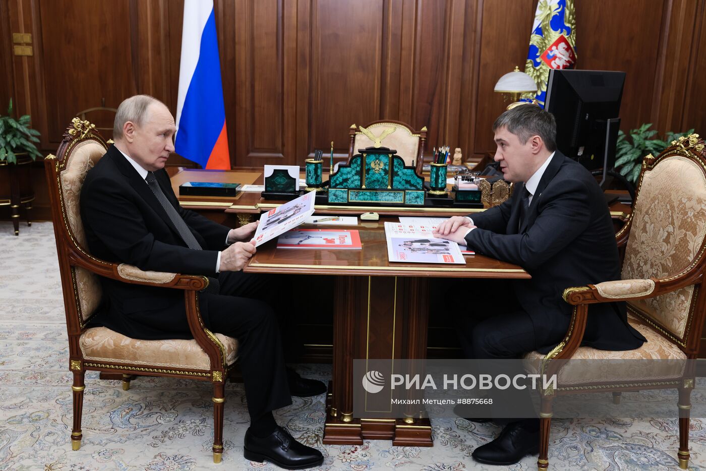 Президент Владимир Путин встретился с губернатором Пермского края Дмитрием Махониным