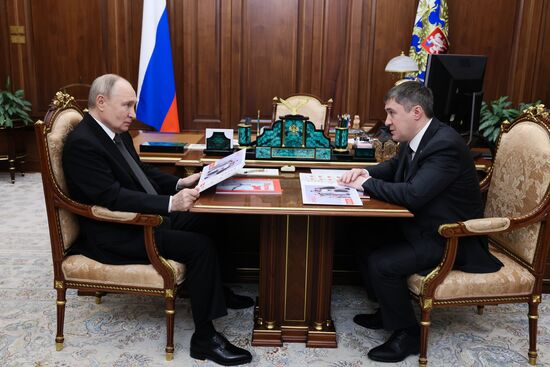 Президент Владимир Путин встретился с губернатором Пермского края Дмитрием Махониным