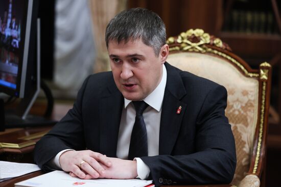 Президент Владимир Путин встретился с губернатором Пермского края Дмитрием Махониным