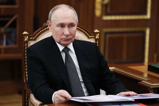 Президент Владимир Путин встретился с губернатором Пермского края Дмитрием Махониным