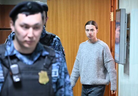 Избрание меры пресечения блогеру Александре Митрошиной