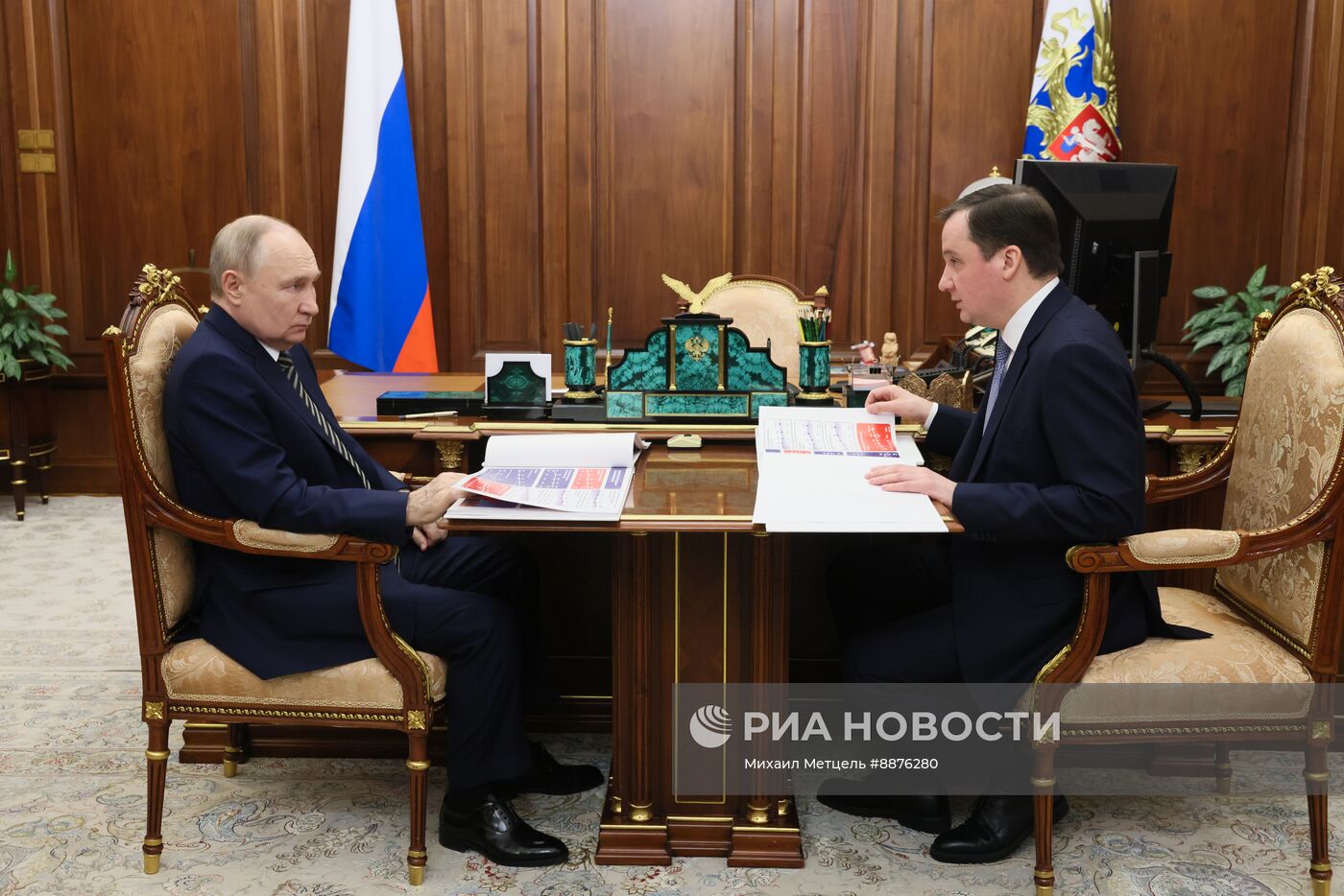 Президент Владимир Путин встретился с губернатором Архангельской области Александром Цыбульским
