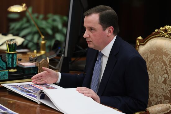 Президент Владимир Путин встретился с губернатором Архангельской области Александром Цыбульским