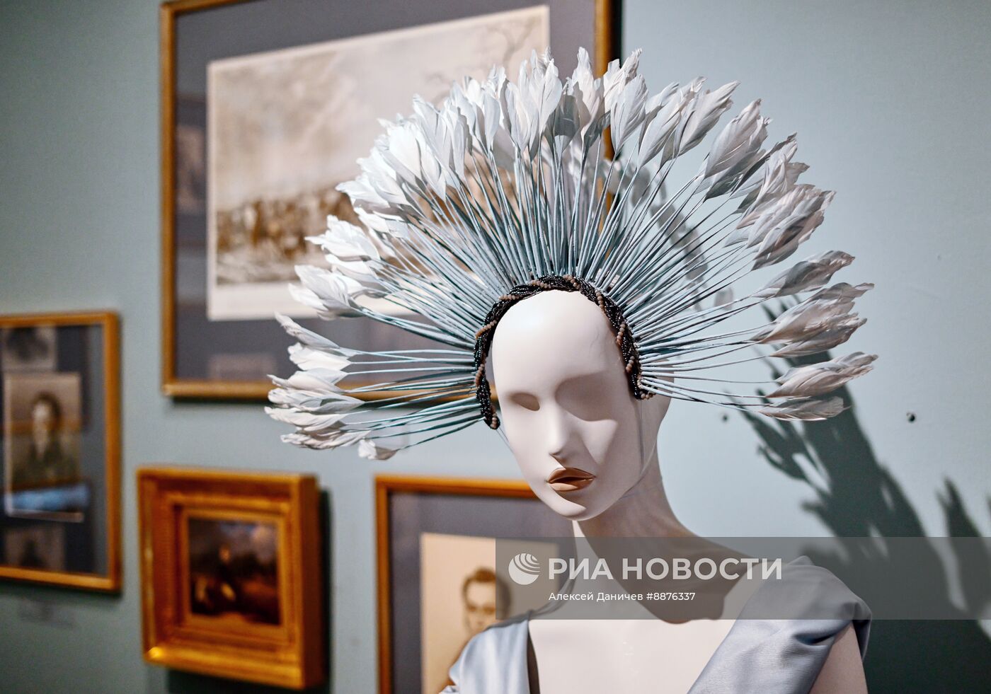 Выставка костюмов из фильма "Пророк. История Александра Пушкина"