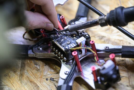 Предполётная подготовка операторов БПЛА в Запорожской области