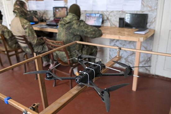 Предполётная подготовка операторов БПЛА в Запорожской области