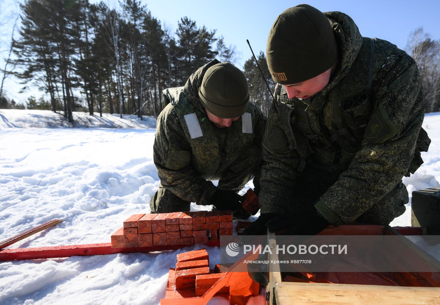Подрыв льда на реке в Новосибирской области