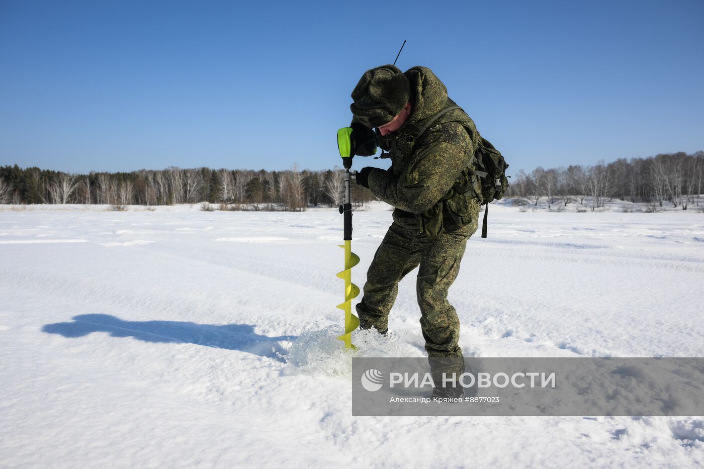 Подрыв льда на реке в Новосибирской области