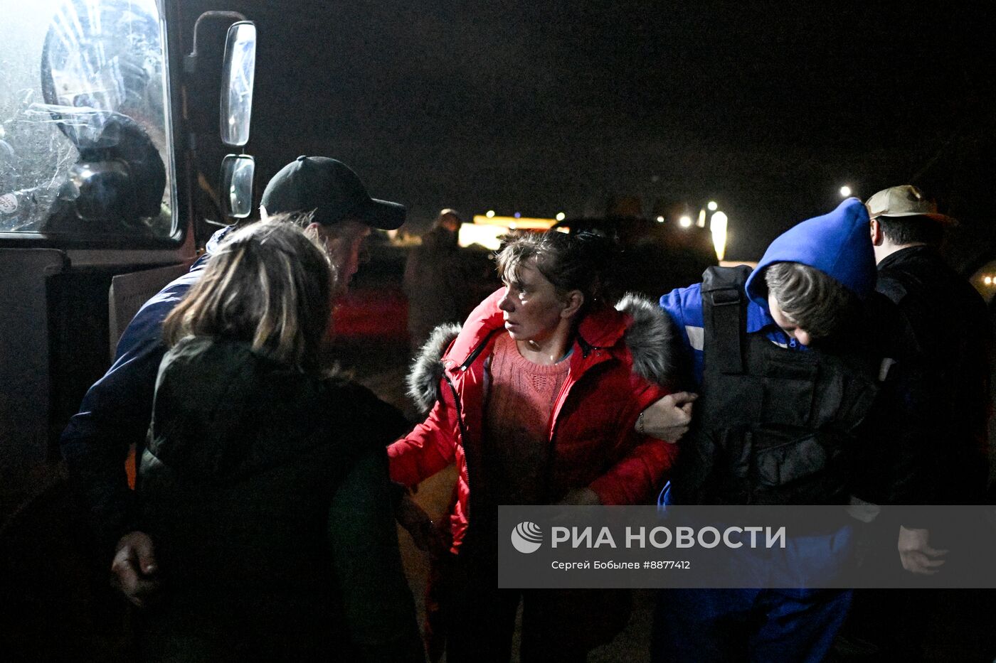 Эвакуация беженцев спецназом "Ахмат" из Суджанского района