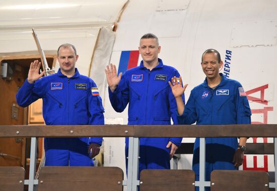 Комплексная тренировка экипажа МКС-73 