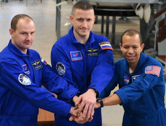 Комплексная тренировка экипажа МКС-73 