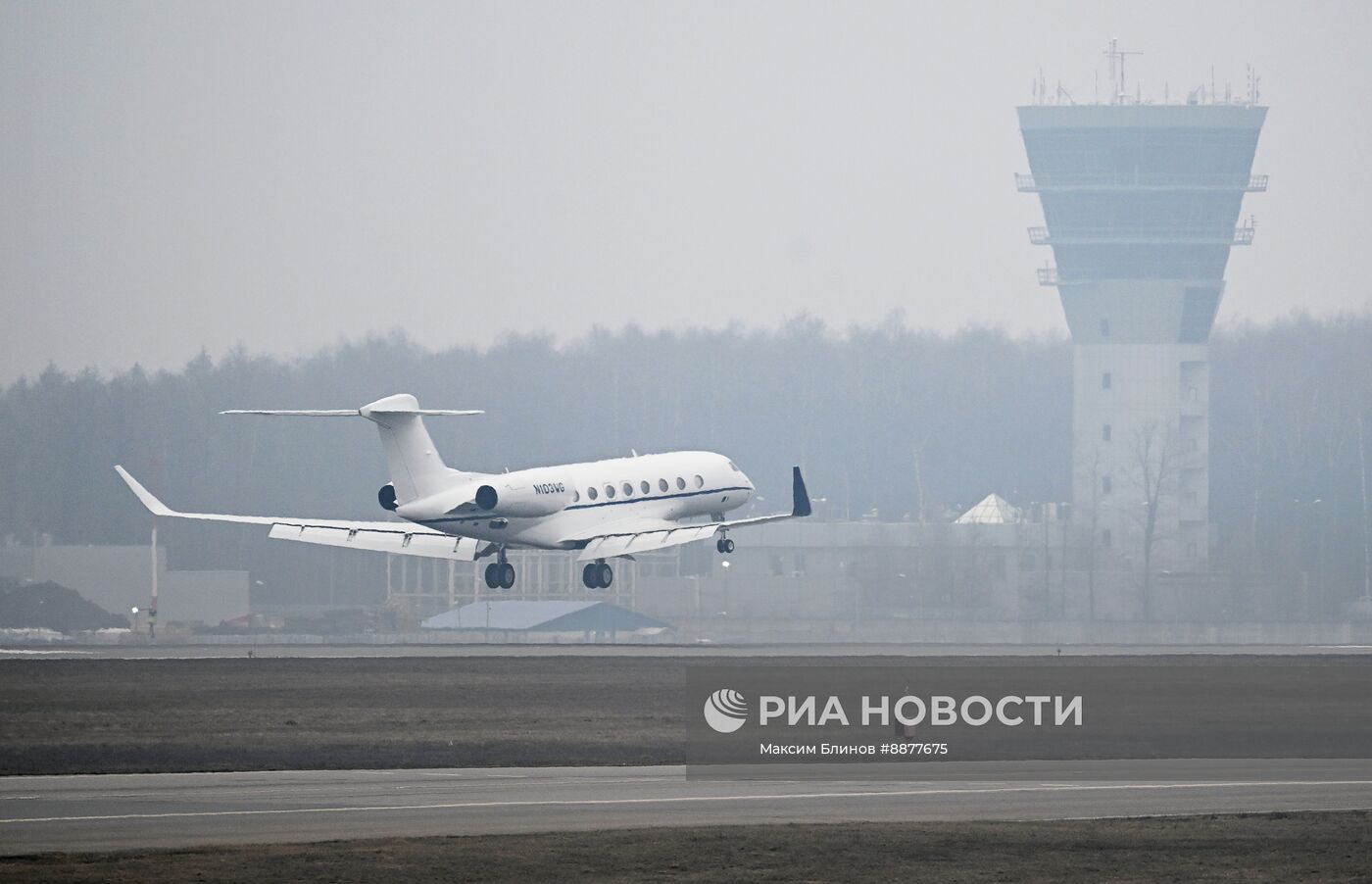 Самолет делегации США сел во Внуково