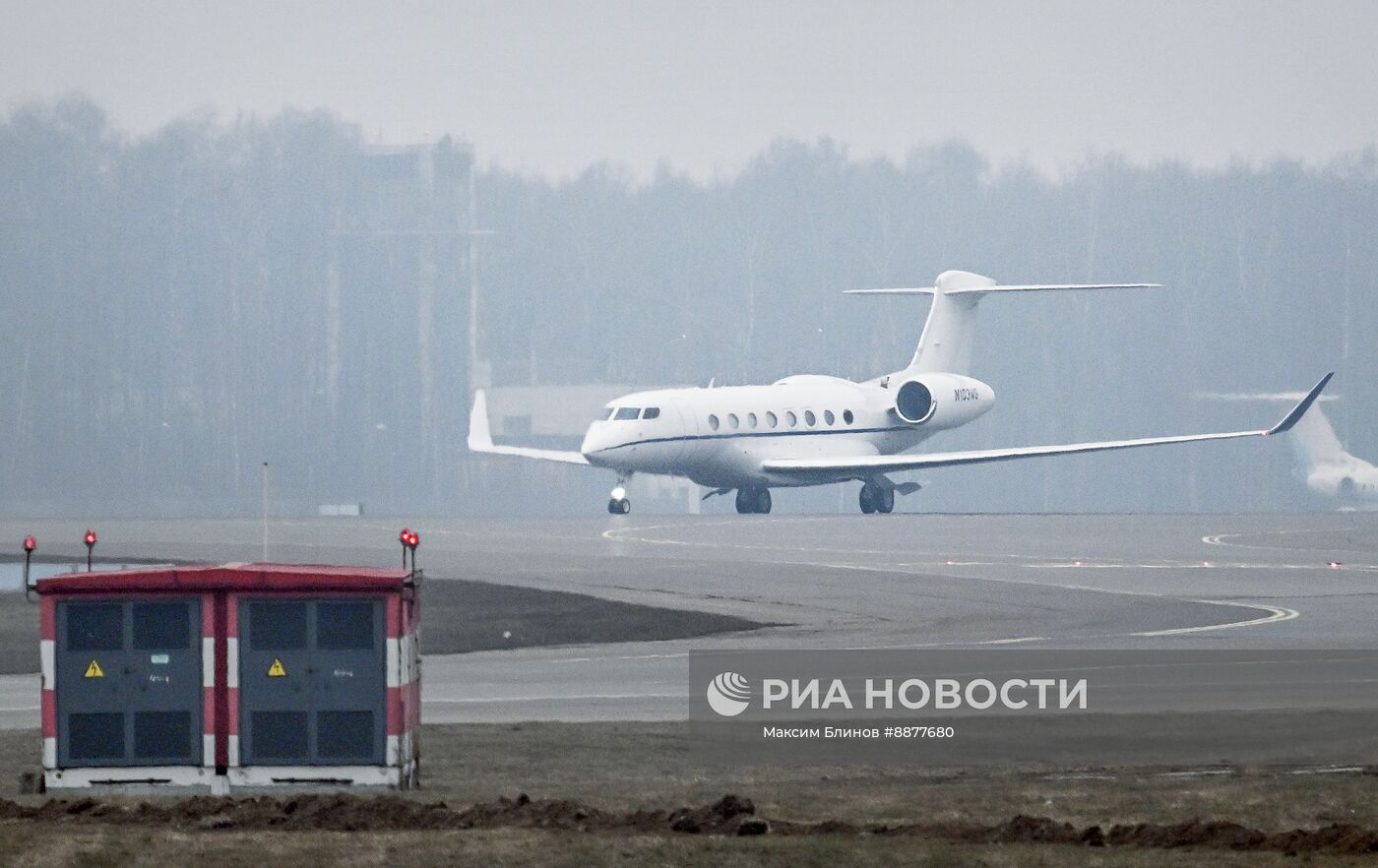 Самолет делегации США сел во Внуково