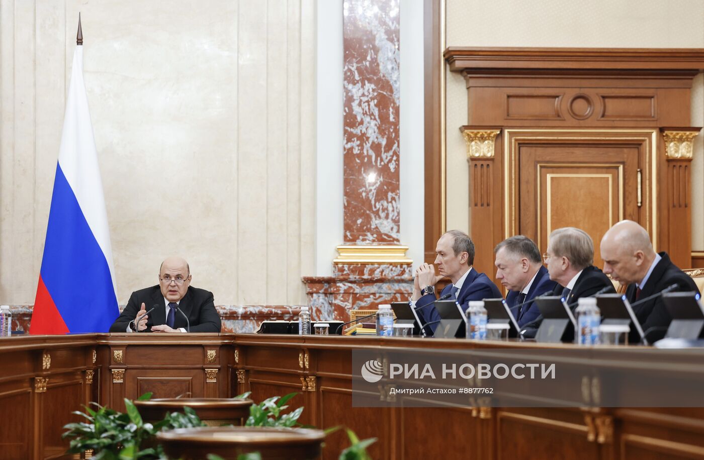 Премьер-министр Михаил Мишустин провел заседание правительства РФ