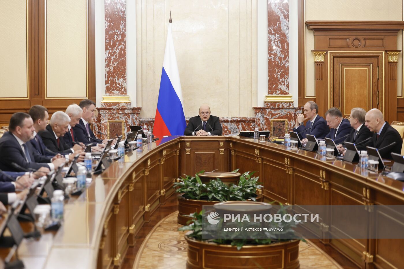 Премьер-министр Михаил Мишустин провел заседание правительства РФ