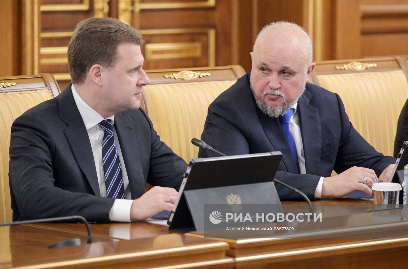 Премьер-министр Михаил Мишустин провел заседание правительства РФ