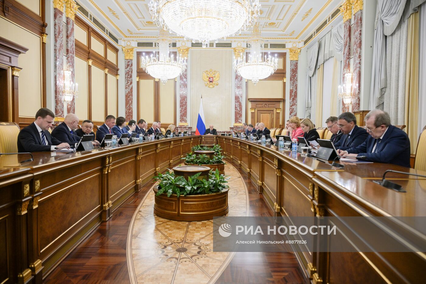 Премьер-министр Михаил Мишустин провел заседание правительства РФ