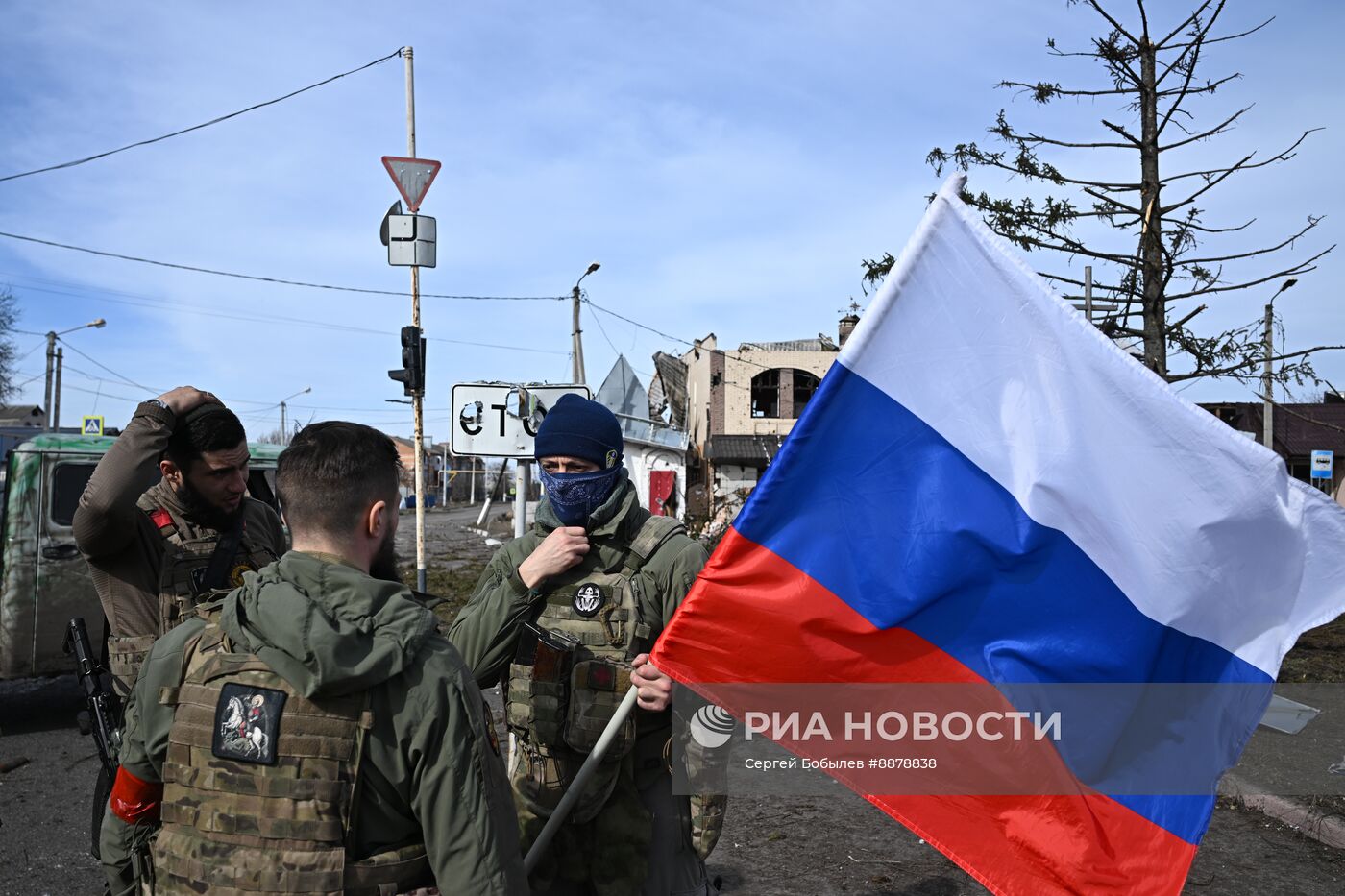 Российские военные в освобожденной Судже