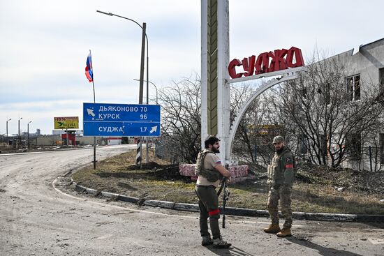 Российские военные в освобожденной Судже