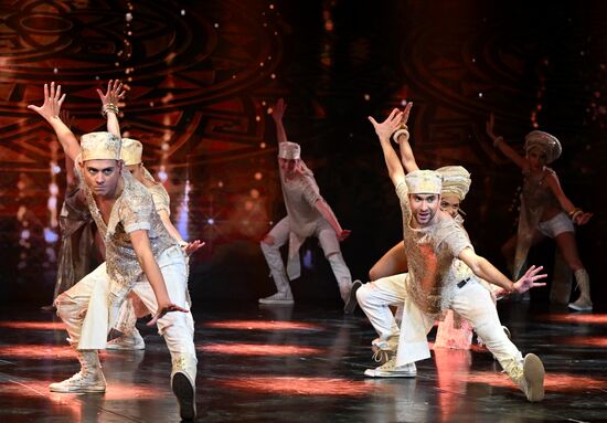 Спектакль "И приснится же такое..." в театре танца Аллы Духовой