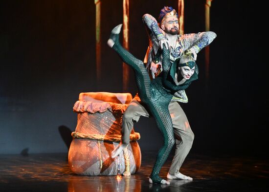 Спектакль "И приснится же такое..." в театре танца Аллы Духовой