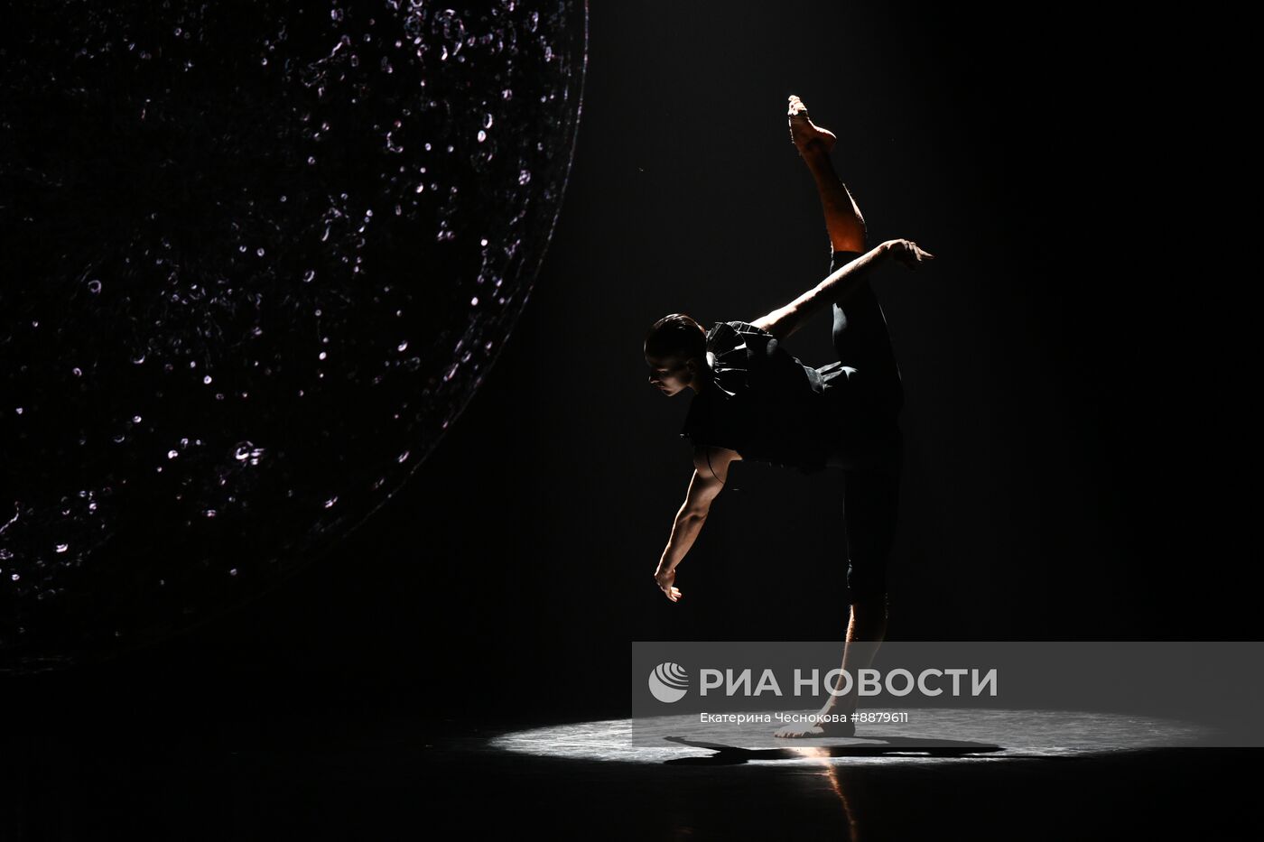 Спектакль "И приснится же такое..." в театре танца Аллы Духовой