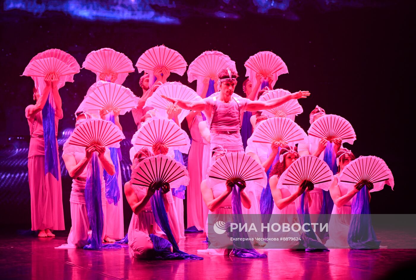 Спектакль "И приснится же такое..." в театре танца Аллы Духовой