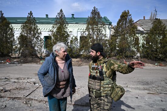 Эвакуация мирных жителей из Суджи спецназом "Ахмат"