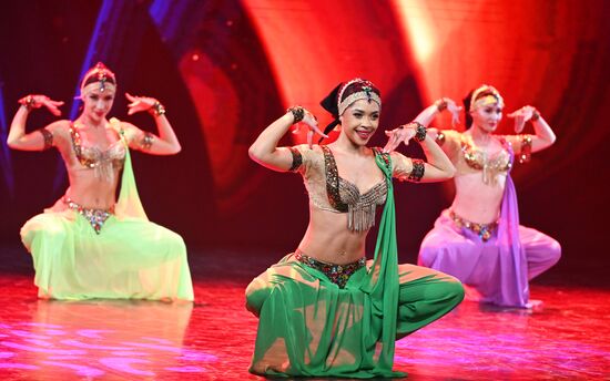 Спектакль "И приснится же такое..." в театре танца Аллы Духовой