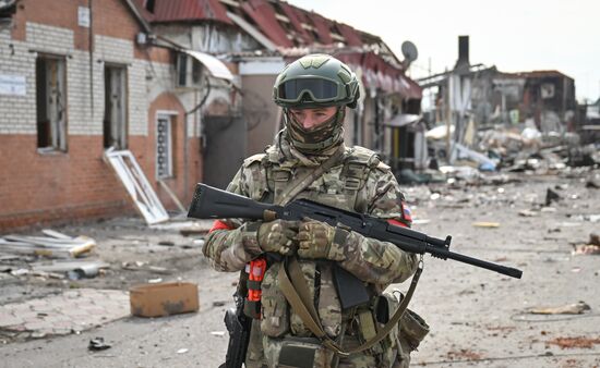 Российские военные в освобожденной Судже