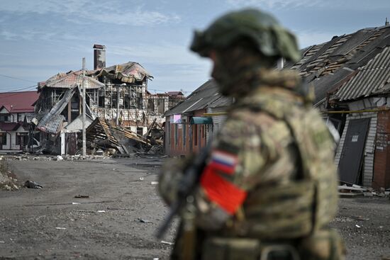 Российские военные в освобожденной Судже