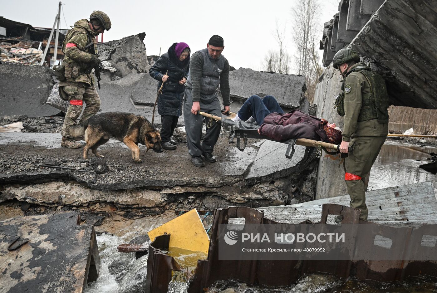 Эвакуация мирных жителей из Суджи