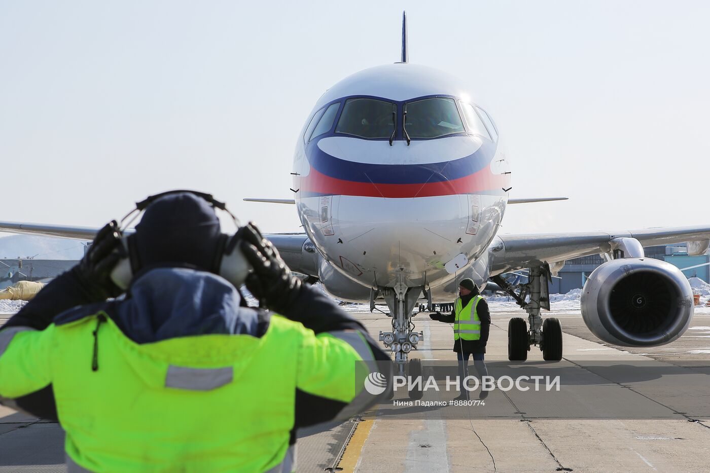 Самолет "Суперджет" с двигателями ПД-8 совершил первый полет 