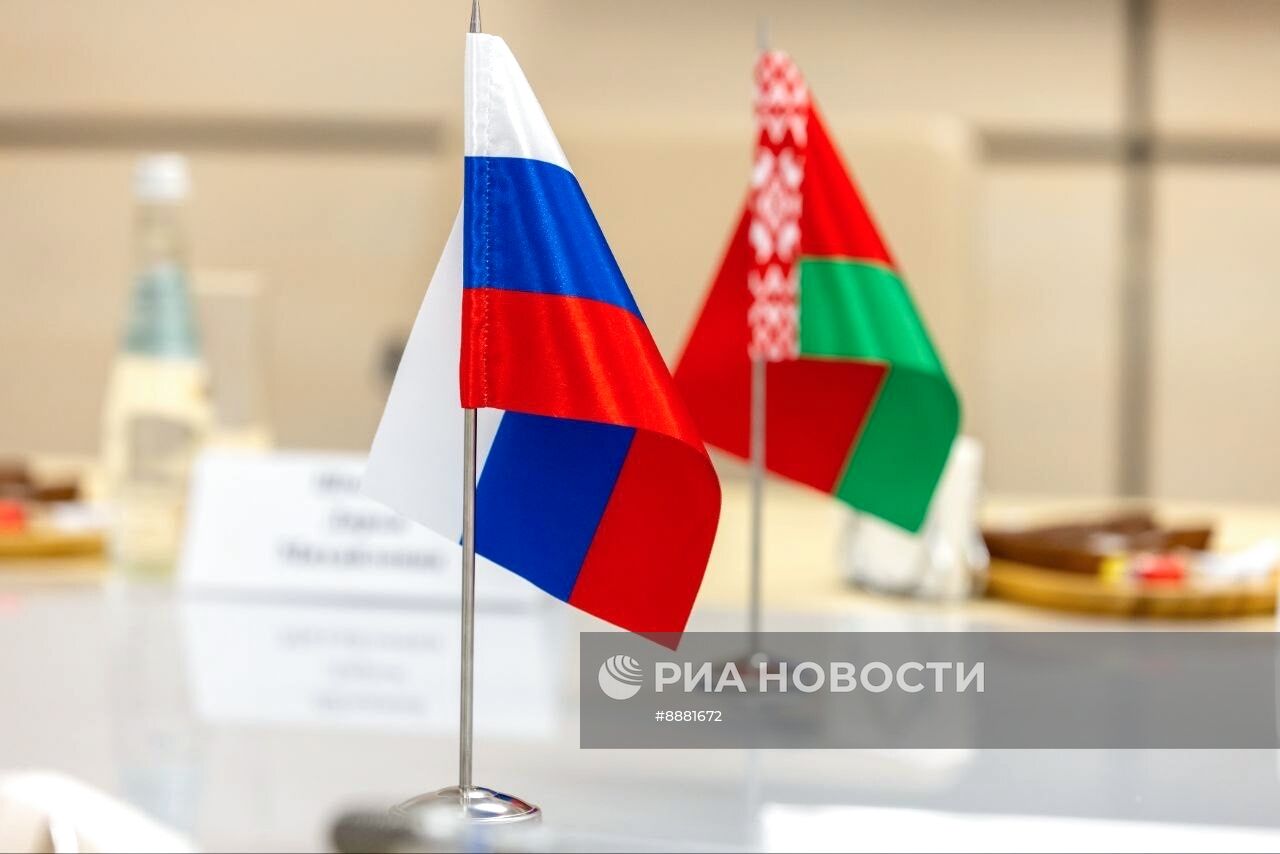 Д. Баканов и А. Рогожник обсудили перспективы сотрудничества России и Белоруссии в космосе