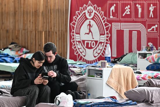 Эвакуированные из Суджи мирные жители