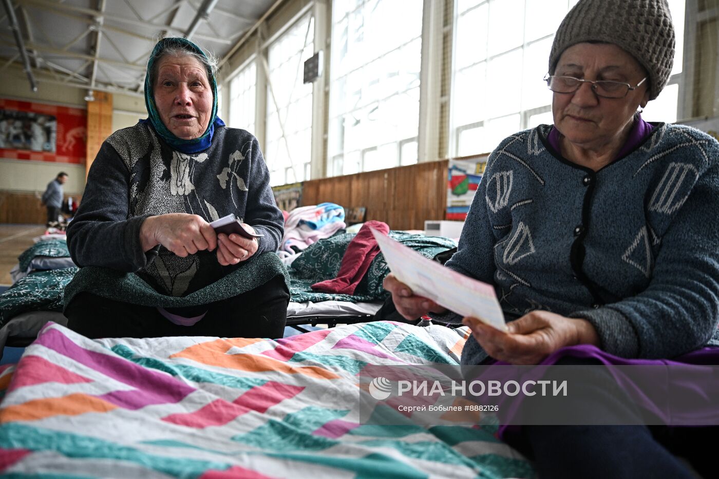 Эвакуированные из Суджи мирные жители