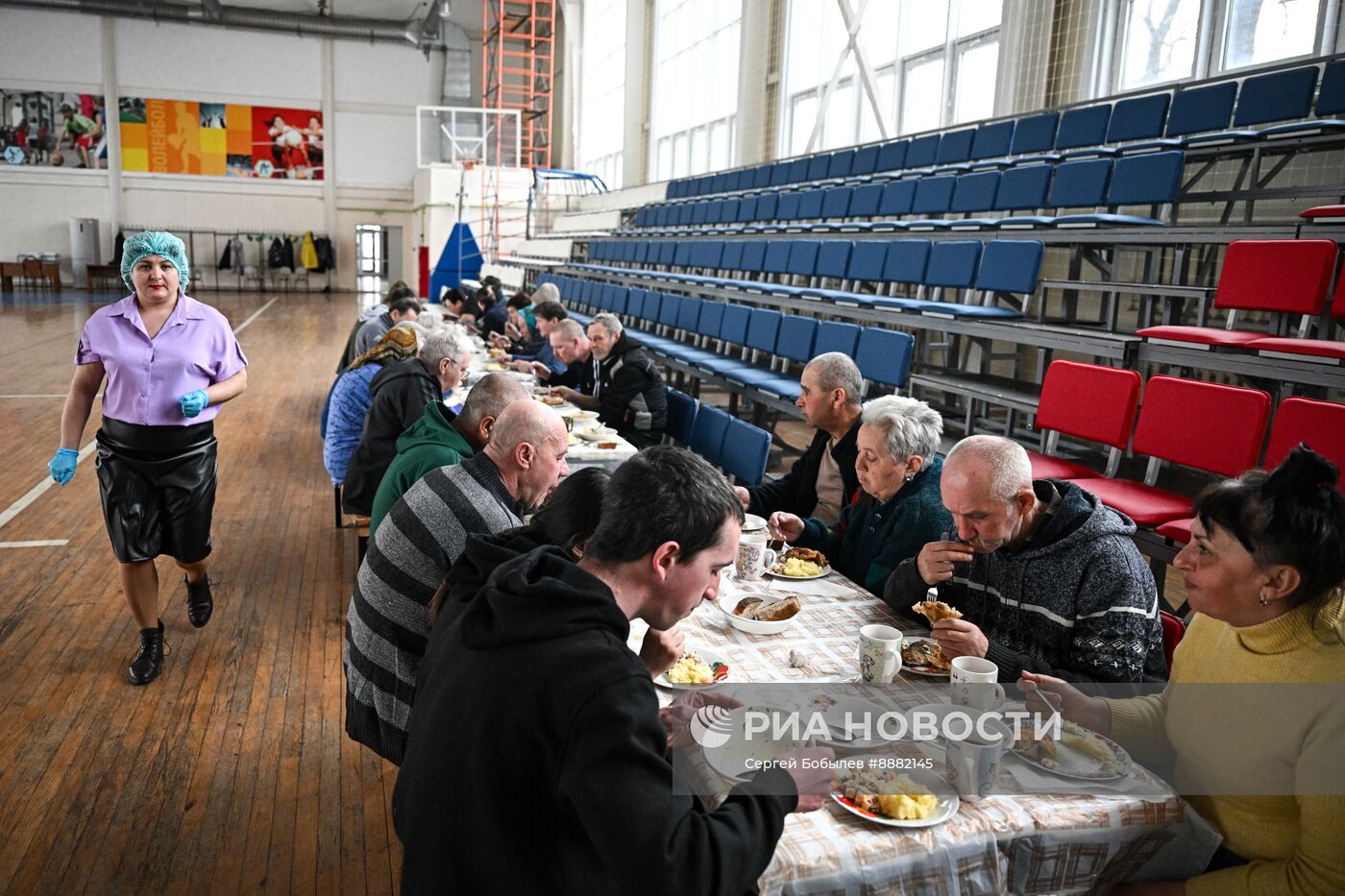 Эвакуированные из Суджи мирные жители