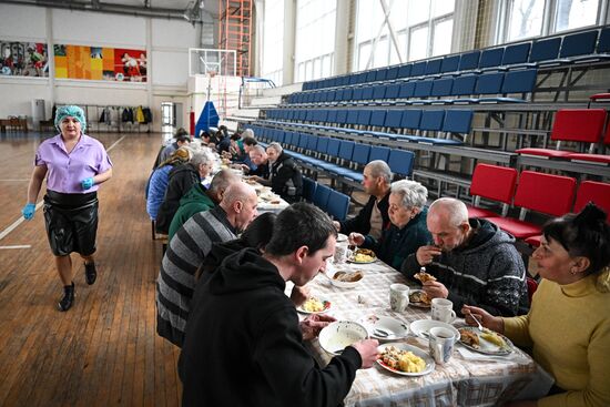 Эвакуированные из Суджи мирные жители
