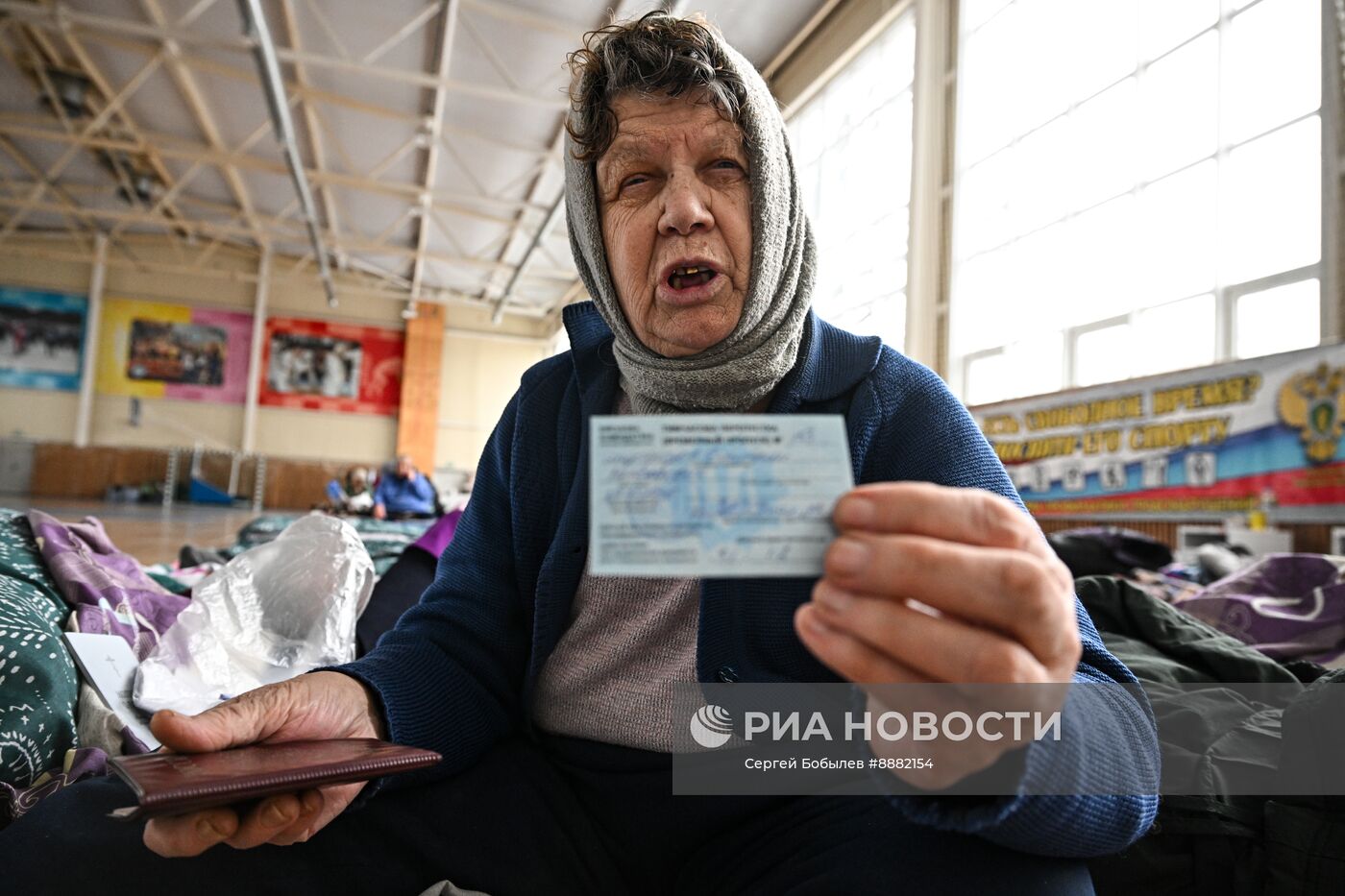 Эвакуированные из Суджи мирные жители