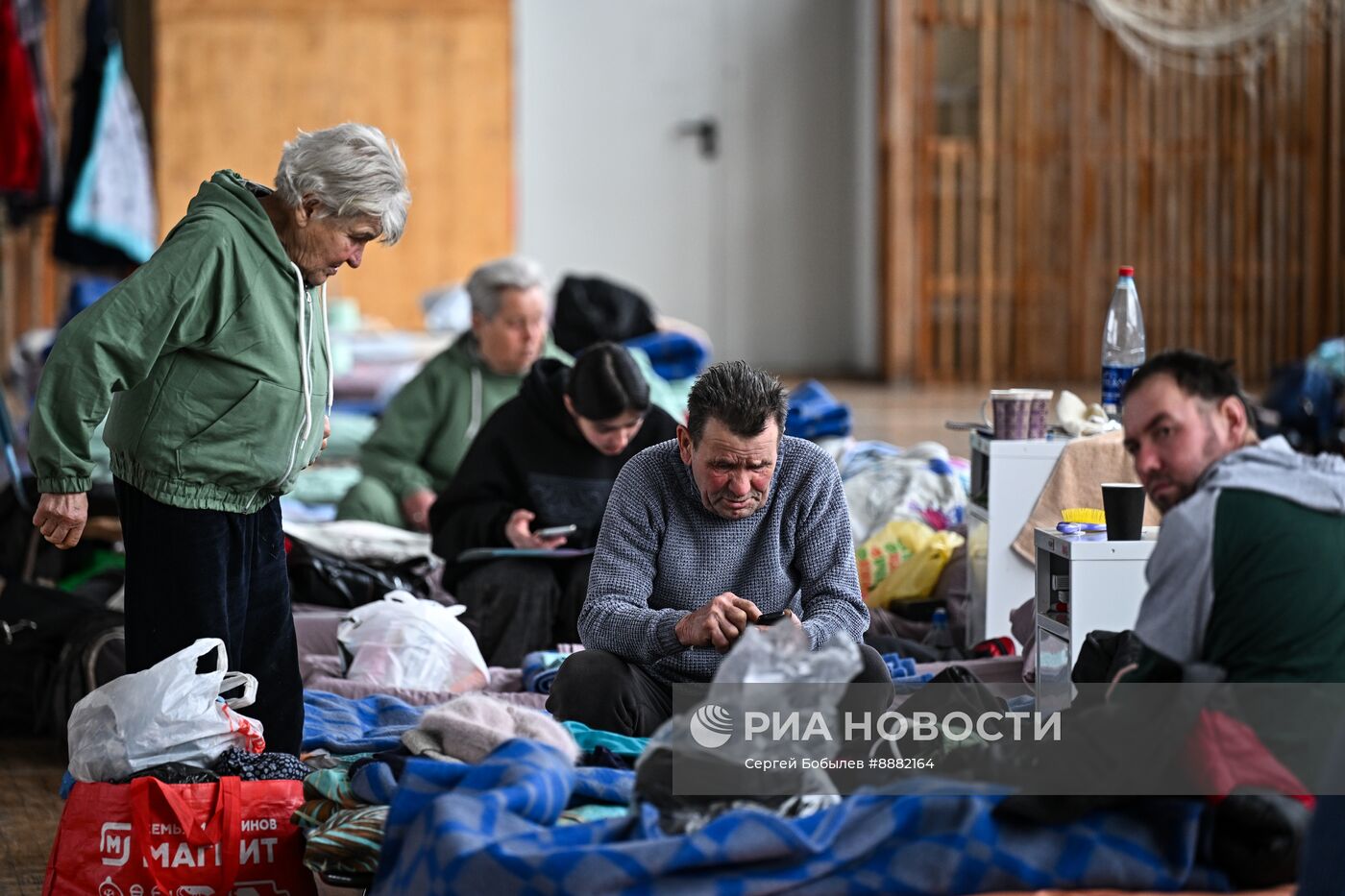 Эвакуированные из Суджи мирные жители