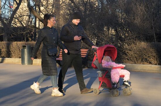 Теплая погода в Москве