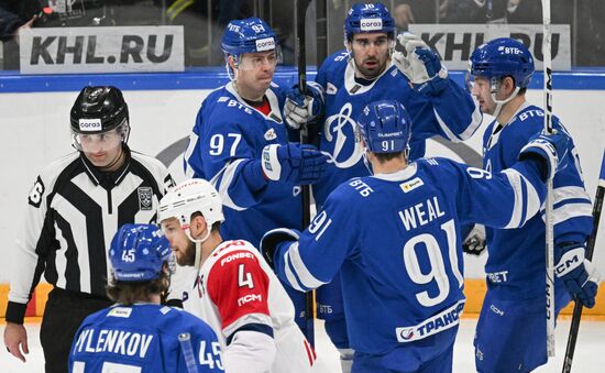 Хоккей. КХЛ. Матч "Динамо М" - "Локомотив"