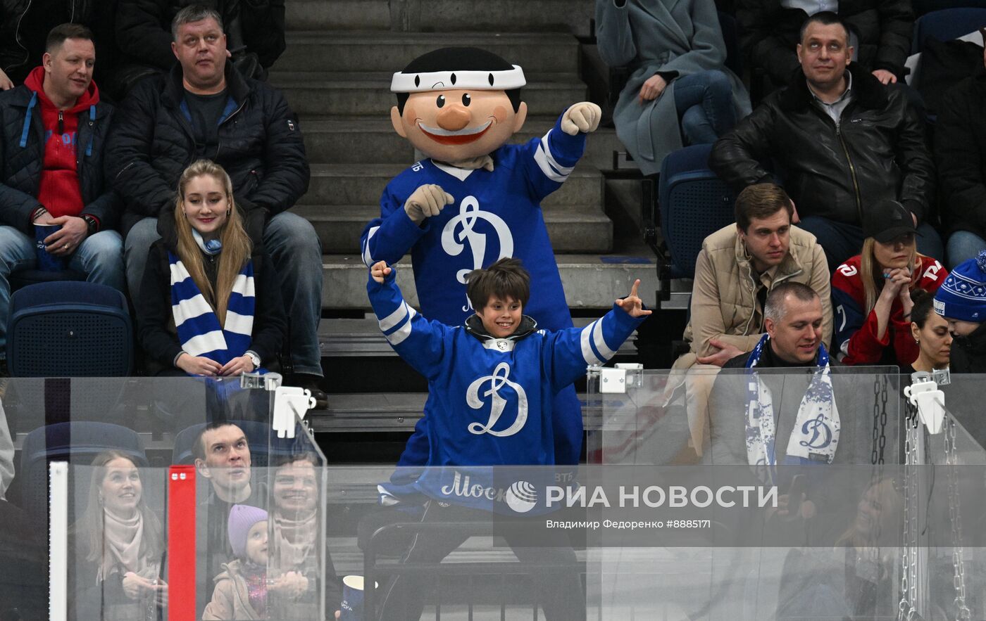 Хоккей. КХЛ. Матч "Динамо М" - "Локомотив"