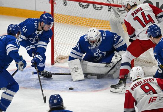 Хоккей. КХЛ. Матч "Динамо М" - "Локомотив"