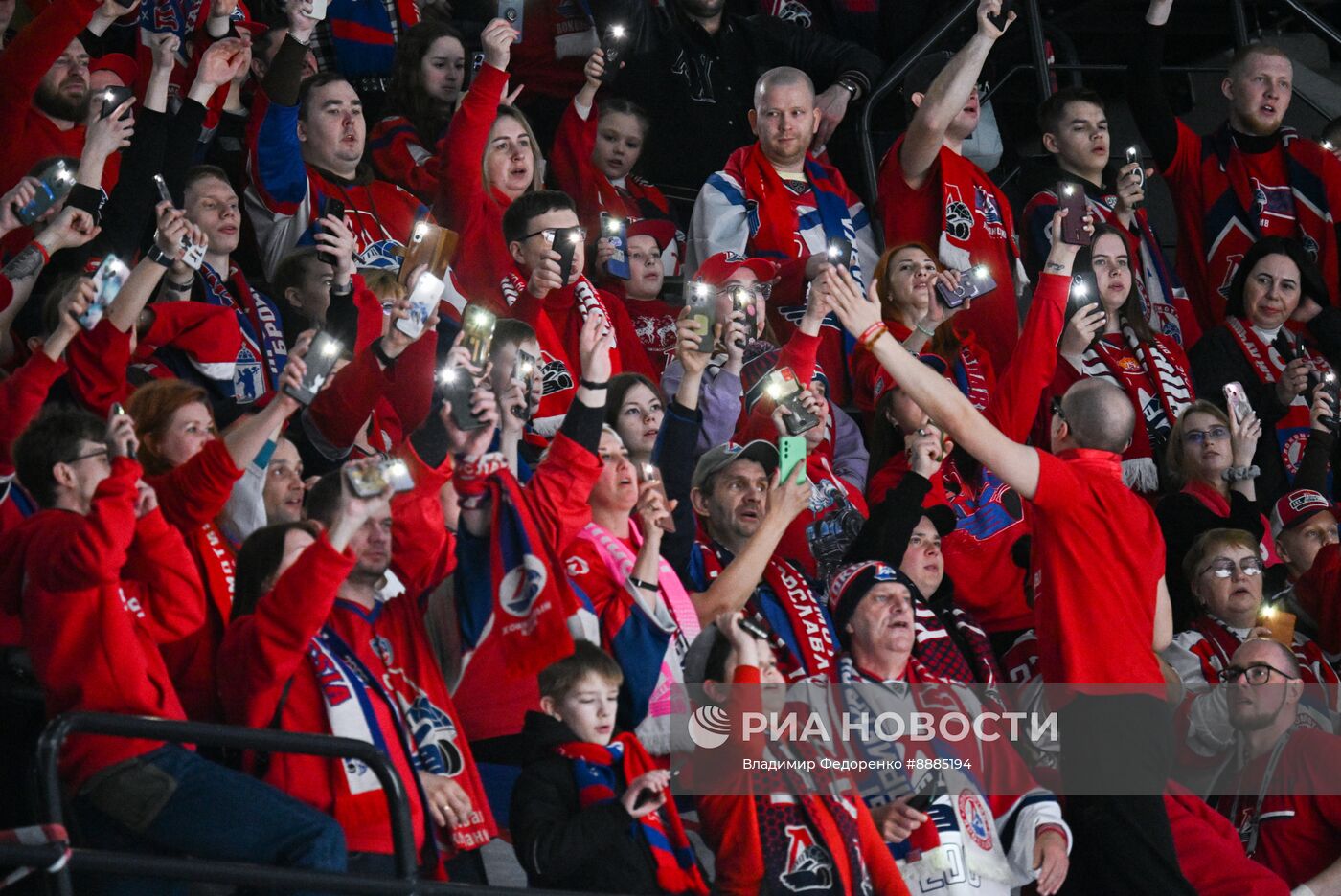 Хоккей. КХЛ. Матч "Динамо М" - "Локомотив"