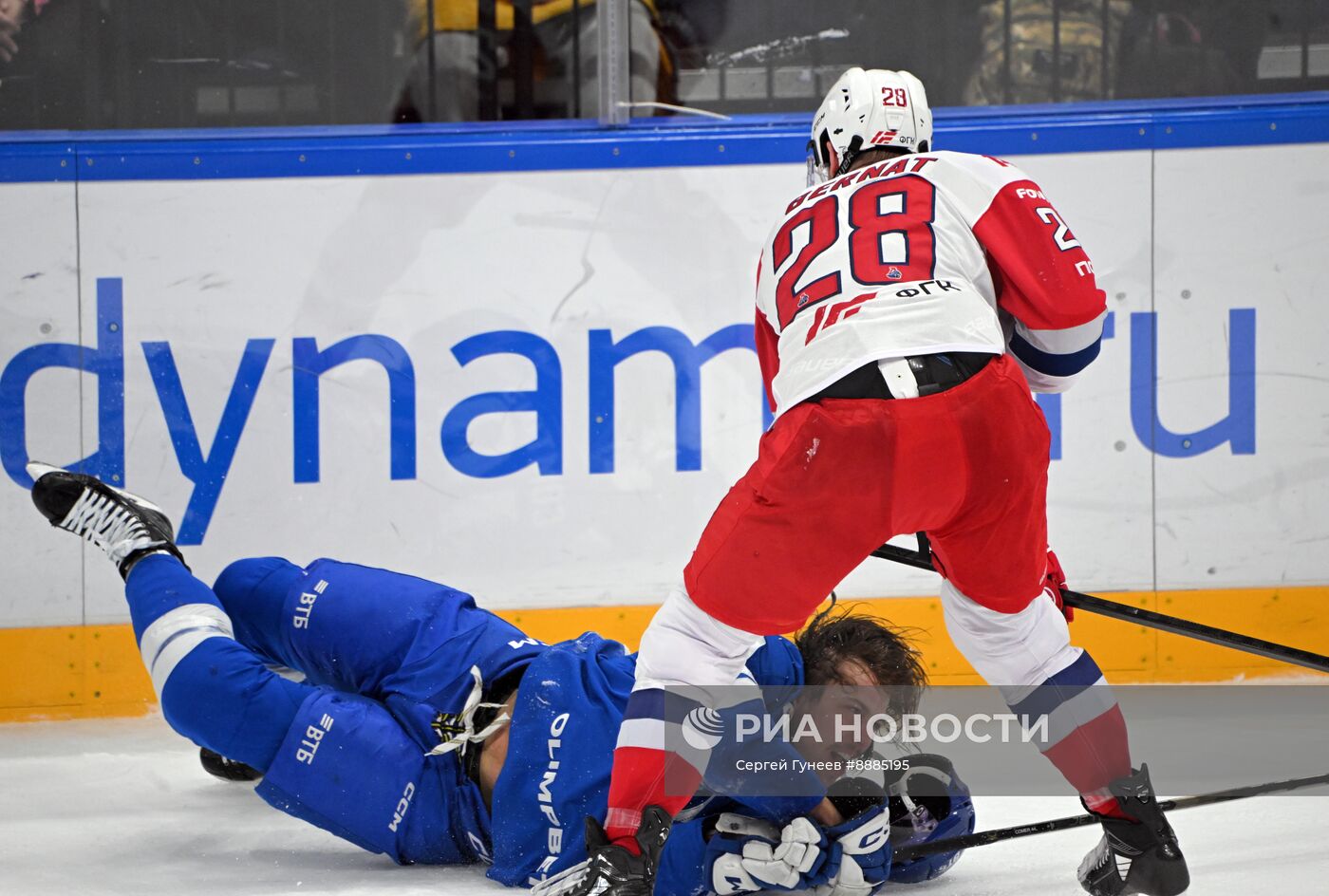 Хоккей. КХЛ. Матч "Динамо М" - "Локомотив"
