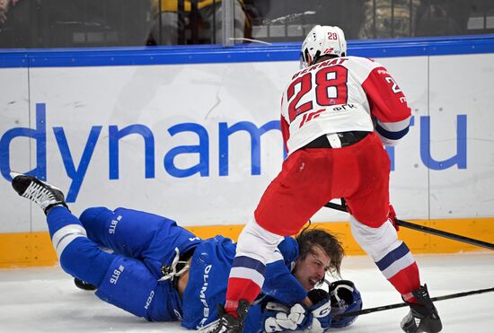 Хоккей. КХЛ. Матч "Динамо М" - "Локомотив"