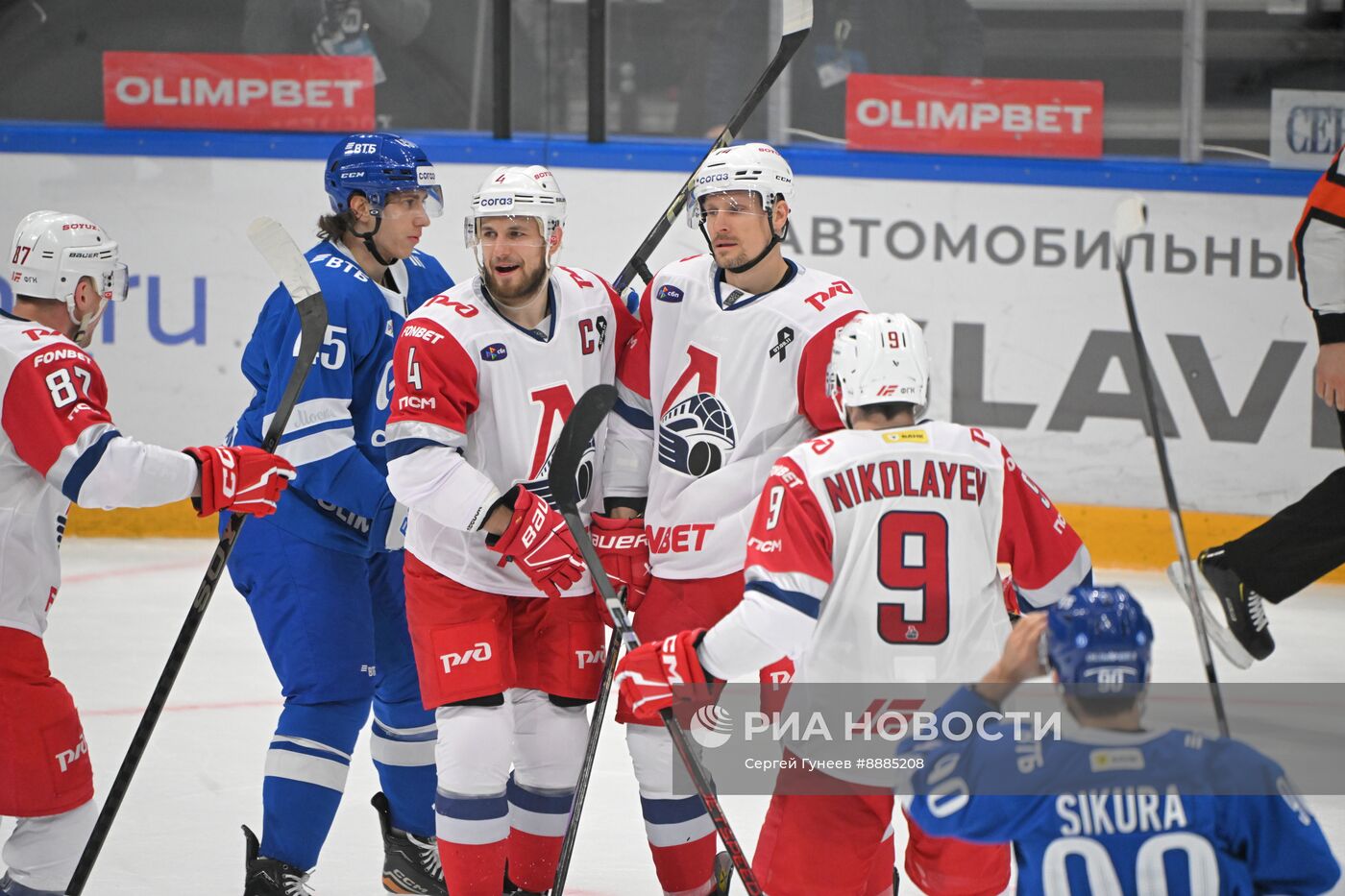 Хоккей. КХЛ. Матч "Динамо М" - "Локомотив"