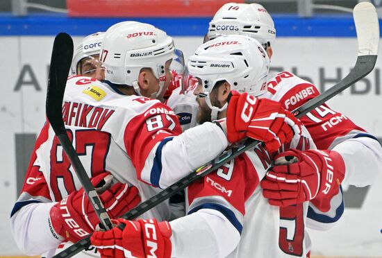 Хоккей. КХЛ. Матч "Динамо М" - "Локомотив"